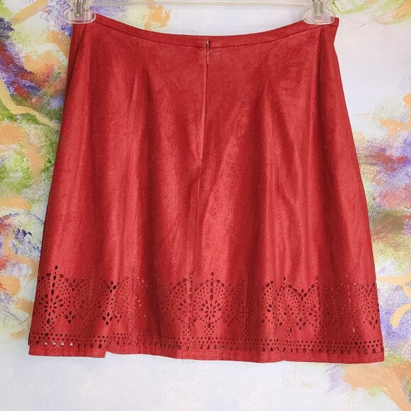 Express Women's Burnt Orange Red Suede Like Mini Skirt With Laser Cut Hem - Picture 3 of 4